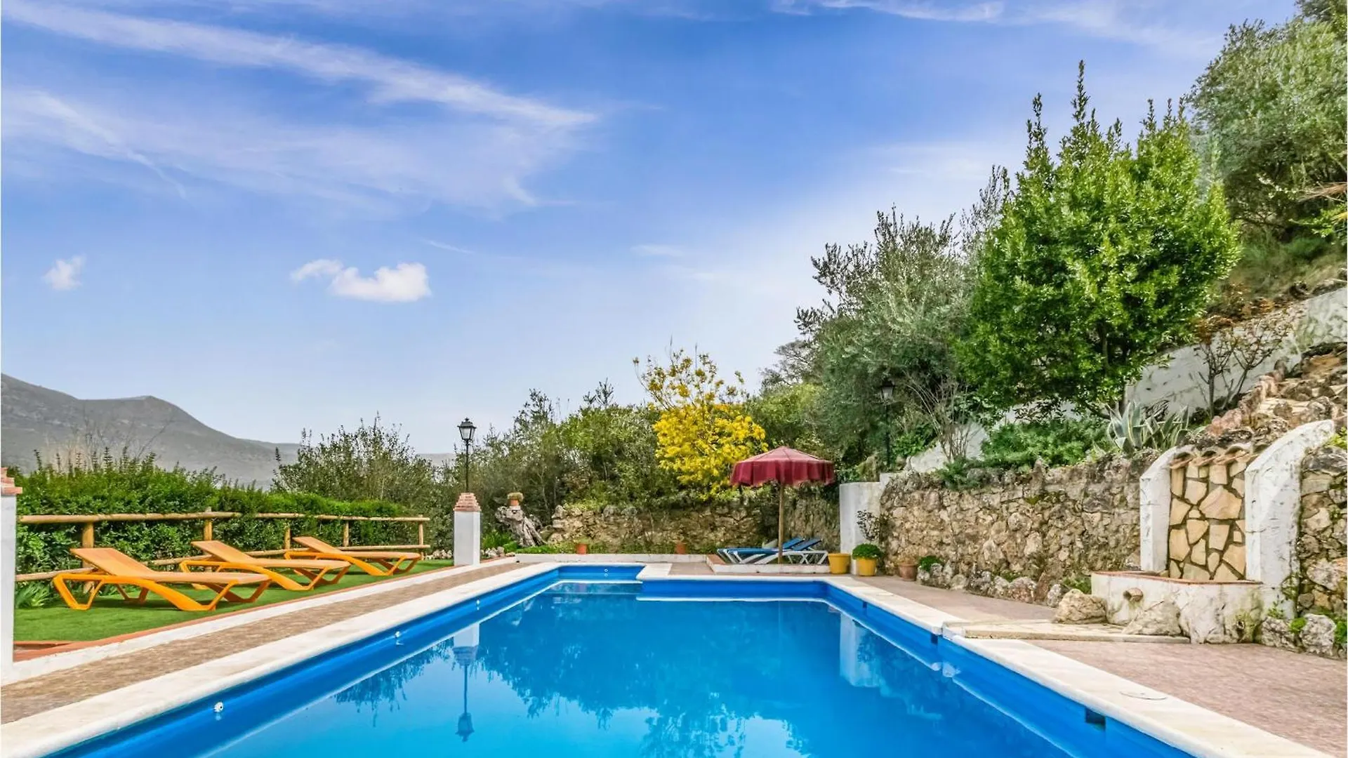 Stunning Home In Cordoba With Kitchen Carcabuey